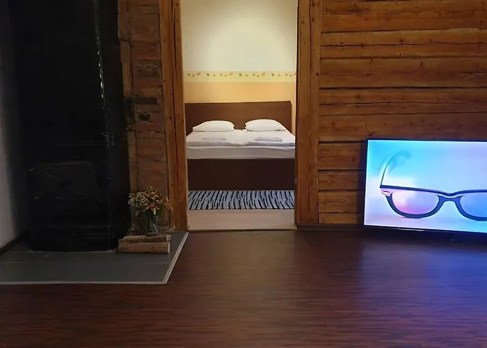 An Oldie In Center Of Апартаменти